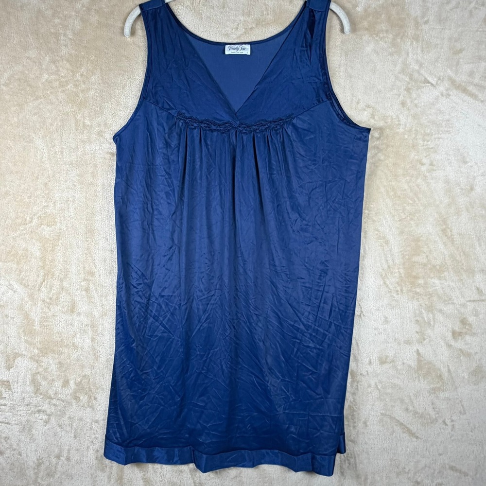 Vanity Fair Vintage‎ Navy Blue Nylon Nightgown V-Neck Sleeveless L 30-107 USA